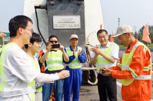 真正的創(chuàng)新，來(lái)自理論結(jié)合實(shí)踐—碩士研究生拜師“高遠(yuǎn)工匠”