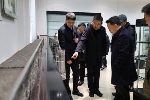 湖南洞口縣委書(shū)記吳韜到訪高遠(yuǎn)路業(yè)集團(tuán)并簽訂合作框架協(xié)議